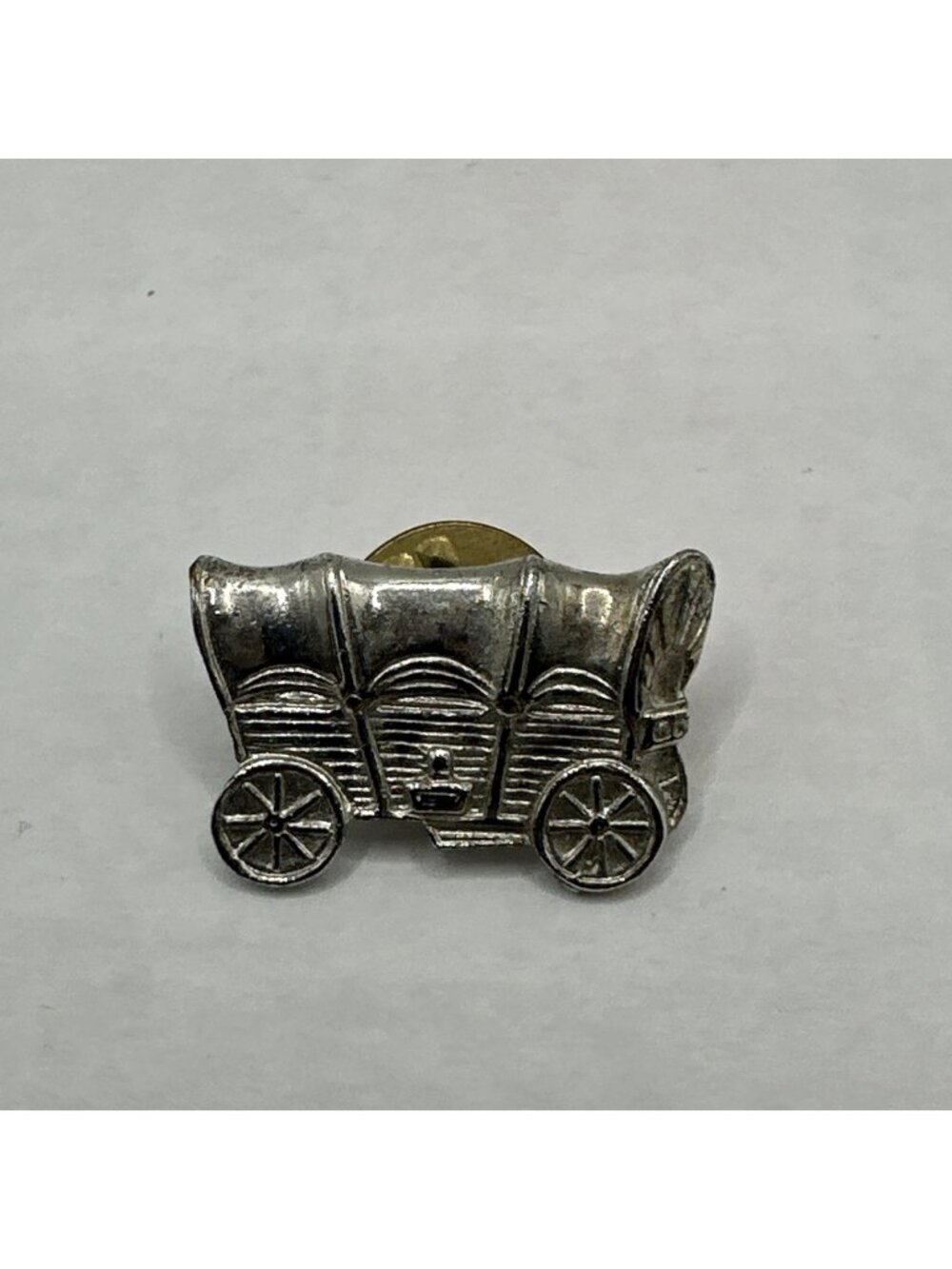 Covered Wagon Pin Lapel Hat Gold Tone  Prairie Settlers Western Silver Tone